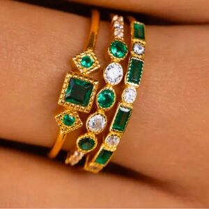 Set of 3 stackable rings size 8 in gold plating with Swarovski crystals BNIB